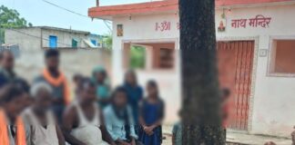 सिद्धार्थनगर के डबरा गांव में पुलिस की चौपाल:साइबर ठगी से लेकर महिला सुरक्षा तक जागरूक हुए ग्रामीण, 1930 हेल्पलाइन पर दिया जोर