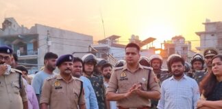 श्रावस्ती डीएम-एसपी सड़कों पर उतरे, सुरक्षा का जायजा लिया:दसवीं मोहर्रम पर सुरक्षा व्यवस्था कड़ी, संवेदनशील क्षेत्रों में ड्रोन से निगरानी