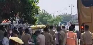 बस्ती में बस की चपेट में आए बुजुर्ग:कप्तानगंज चौराहे पर हुई मौत, पुलिस ने शव पोस्टमार्टम को भेजा