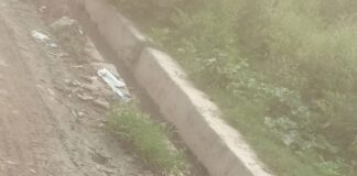 मोहरानिया में खुली नाली से दुर्गंध:बीमारियों का खतरा बढ़ा, ग्राम प्रधान ने दिया आश्वासन