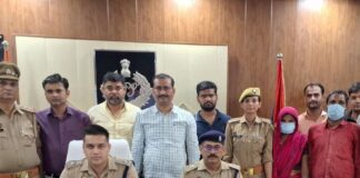 पुलिस ने 2.365 किलो गांजा,19.82 लाख रुपए नकद जब्त किए:श्रावस्ती मे महिला समेत दो गिरफ्तार, नेपाल से आता था गांजा