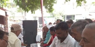 बहराइच के नानपारा में ज्येष्ठ के पांचवें मंगलवार को भंडारे:विभिन्न स्थानों पर हुआ आयोजन, विश्वनाथ मंदिर अध्यक्ष ने किया शुभारंभ