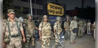 राज्य में राजनीतिक बदलाव के बाद संतोषपुर स्टेशन पर बुलडोजर से तोड़ी गईं ‘अवैध’ दुकानें