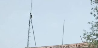 विक्रमजोत में लाइनमैन ट्रांसफर आदेश पर भड़के, कार्य बहिष्कार:एसडीओ के आश्वासन पर शांत हुआ प्रदर्शन; मामला सुलझा