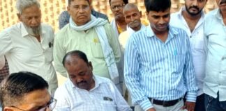 अमोढ़ा खास में चकबंदी शिविर लगा:किसानों की समस्याओं का समाधान, अधिकारी हुए रूबरू