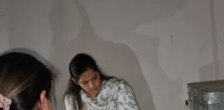 श्रावस्ती डीएम ने ईवीएम-वीवीपैट वेयरहाउस का निरीक्षण किया:गंदगी मिलने पर तत्काल सफाई कराकर वेयरहाउस सील कराया
