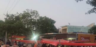 असनहरा बाजार में मीट-मछली की दुकानें बंद:शिकायत पर तहसील-पुलिस प्रशासन ने तुरंत की कार्रवाई