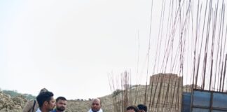 तेतरी-सोहांस-लोटन पुल निर्माण धीमा, डीएम सख्त:सहायक अभियंता समेत तीन जेई पर कार्रवाई की संस्तुति, काम में तेजी लाने को कहा