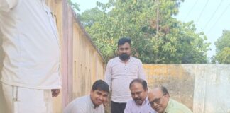महराजगंज में सीएमओ कार्यालय में हुआ पौधरोपण:मुख्य चिकित्सा अधिकारी ने दिया पर्यावरण संरक्षण का संदेश