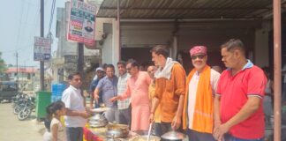 जेठ के छठे बड़े मंगलवार पर रुधौली में भक्ति और सेवा का संगम, जगह-जगह लगे भंडारे