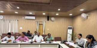 जिलाधिकारी की अध्यक्षता में संचारी रोग अभियान के सफल संचालन हेतु की गई बैठक