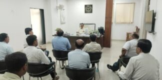 सीडीओ ने चिकित्सा अधिकारियों के साथ की बैठक, मरीजों को बेहतर स्वास्थ्य सेवाएं देने पर जोर