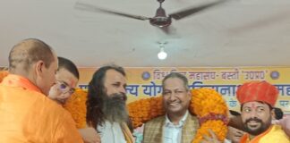 बस्ती में विशाल हिंदू महासम्मेलन आयोजित:सीएम योगी के जन्मोत्सव पर उमड़ी श्रद्धालुओं की भीड़