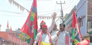 सिद्धार्थनगर में सपा ने कलेक्ट्रेट गेट जाम किया:शोहरतगढ़ में बैलगाड़ी से मार्च निकाला, मंहगाई-नीट पेपर लीक पर विरोध जताया
