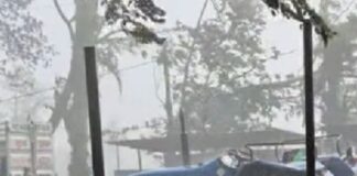 शोहरतगढ़ में उमस भरी गर्मी के बाद बारिश:शोहरतगढ़ में आंधी से अफरातफरी, बिजली आपूर्ति बाधित