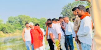 जिला पंचायत अध्यक्ष ने कुआनो नदी की सफाई शुरू की:रुधौली के महादेवा घाट पर जीर्णोद्धार अभियान में हुए शामिल
