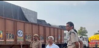 सोनौली सीमा पर एआरटीओ-पुलिस की संयुक्त कार्रवाई:महराजगंज में ओवरलोडिंग के खिलाफ तीन ट्रक सीज, निगरानी बढ़ाई गई