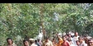 श्रावस्ती में युवक का शव पेड़ से लटका मिला:मौके पर लोगों की भीड़ जुटी, पुलिस ने शव कब्जे में लेकर जांच शुरू की