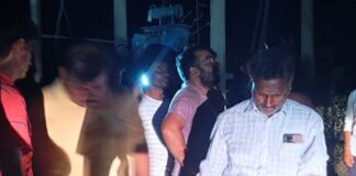 सिद्धार्थनगर के लोटन ब्लॉक में 24 घंटे से बिजली गुल:सैकड़ों ग्रामीण छरियाकाछा पावर हाउस पहुंचे, धरने पर बैठे, आंदोलन की चेतावनी