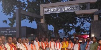 बृजमनगंज में बड़े मंगल पर भंडारे का आयोजन:चेयरमैन ने सुंदरकांड का कराया पाठ