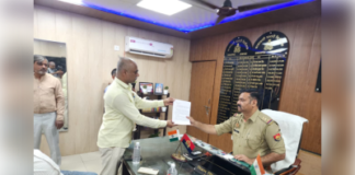 विधानसभा के प्रमुख सचिव प्रदीप कुमार दुबे के खिलाफ हजरतगंज थाने में दी तहरीर