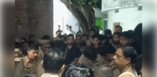 बाप बेटे के झगड़े में मां की मौत, लोगों ने बेटे को हैंडपंप में बांधकर बुलाई पुलिस