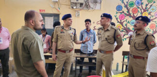 एडीजी प्रयागराज जोन ने प्रतापगढ़ में परीक्षा केंद्रों का किया औचक निरीक्षण, सुरक्षा व्यवस्था का लिया जायजा