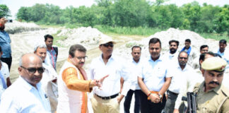 डीएम ने बाढ़ सुरक्षा कार्यों का लिया जायजा, मानसून से पहले तैयारियां पूरी करने के निर्देश