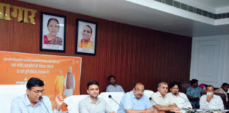 सुशासन व लोक-कल्याण के संकल्प को प्रबुद्ध वर्ग के सहयोग से मिलेगी और गति : डीएम