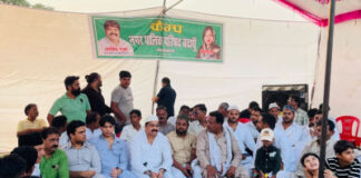 नगर पालिका की ओर से कर्बला में लगा कैंप