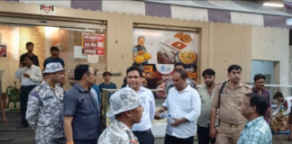 सिटी मजिस्ट्रेट एवं सहायक नगर आयुक्त ने पुलिस टीम व प्रवर्तन दल के साथ चलाया अतिक्रमण हटाओ अभियान