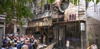 ‘रिसेप्शन पर बैठे-बैठे जल गई लड़की’, मालवीय नगर हादसे की दर्दनाक कहानी