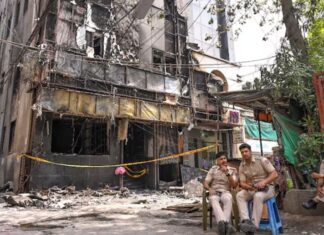 टी ब्रेक, चालू फ्रायर, 30 मिनट की चुप्पी, दिल्ली अग्निकांड का सच आया सामने