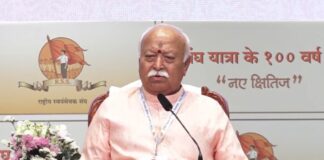 जिस ट्रेन में सफर कर रहे थे मोहन भागवत, उस पर हुआ पथराव, बाल-बाल बचे RSS प्रमुख