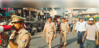 यातायात पुलिस की सख्त कार्रवाई, अतिक्रमण हटाया, नो-पार्किंग में खड़े वाहनों का किया चालान