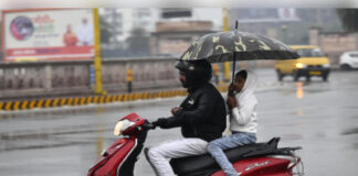 राजधानी के कई इलाकों में बारिश से मौसम सुहावना, गर्मी से मिली राहत