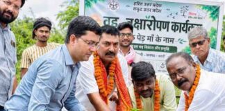 दुबौली दुबे ग्रामसभा में वृहद पौधरोपण कार्यक्रम आयोजित:ब्लॉक प्रमुख कृष्ण कुमार सिंह ‘एक पेड़ माँ के नाम’ अभियान में हुए शामिल