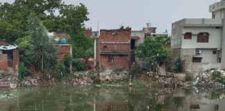 बभनगांवा तालाब फिर गंदे पानी से भरा:बस्ती में एक करोड़ की सौंदर्यीकरण परियोजना पर सवाल, स्थिति जस की तस