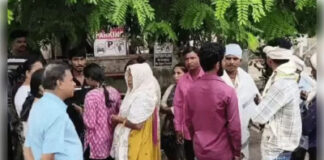 मामूली विवाद में नर्सिंग छात्र की चाकू मारकर हत्या, गिरफ्तारी की मांग पर परिजनों का धरना