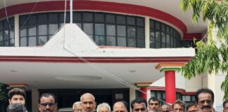 महराजगंज के बागापार सहकारी समिति की जमीन पर पुलिस चौकी:किसानों ने डीएम से शिकायत की, समाधान नहीं