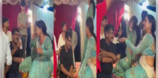 ‘जिंदगी इम्तेहान लेती है…’ पर झूमे पंचायत सचिव, माल ब्लॉक का VIDEO वायरल