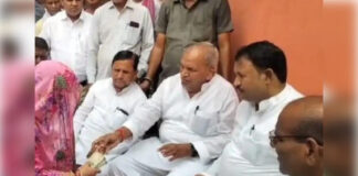 देवरिया हत्याकांड: अखिलेश यादव ने पीड़ित परिवार को भेजी एक लाख रुपये की सहायता