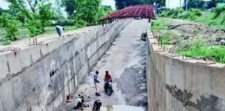 बड़ौलीपुर अंडरपास में भारा पानी:बभनान-गौर रेलवे स्टेशन के बीच गेट संख्या-221 सी पर बना है अंडरपास