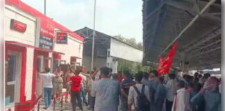 आगरा कैंट स्टेशन के रेलवे मास्टर की पिटाई पर बड़ी कार्रवाई, आरपीएफ जवान पर मुकदमा