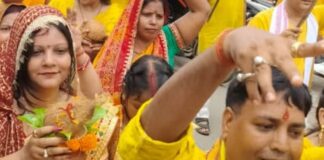 बस्ती में पूज्य राघव ऋषि की भागवत कथा शुरू:कलश यात्रा के साथ हुआ शुभारंभ, श्रद्धालुओं ने पुष्पवर्षा कर स्वागत किया
