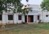 कप्तानगंज BEO कार्यालय, कस्तूरबा विद्यालय में गंदगी का अंबार:बरसात में जलभराव से बच्चों की सुरक्षा खतरे में