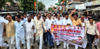 कांग्रेस ने सद्बुद्धि पद यात्रा निकालकर किया श्रीराम मंदिर चढ़ावा प्रकरण के निष्पक्ष जांच की मांग