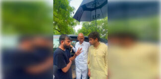 शरद पवार, संजय राऊत ने जंतर-मंतर पर प्रदर्शनकारियों से मुलाकात की
