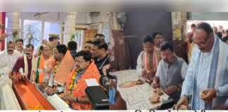 राष्ट्रीय अध्यक्ष का आगमन: चाय की चुस्कियों संग टटोली नब्ज, हनुमान सेतु पर टेका मत्था