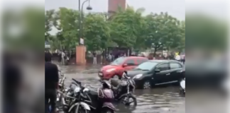 लखनऊ में बारिश का कहर, नगर आयुक्त करते रहे निरीक्षण, घंटाघर के पास भर गया पानी